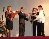 Bady-Dorzhu Ondar receiving award