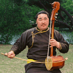 Mai-ool Sedip playing the byzaanchy